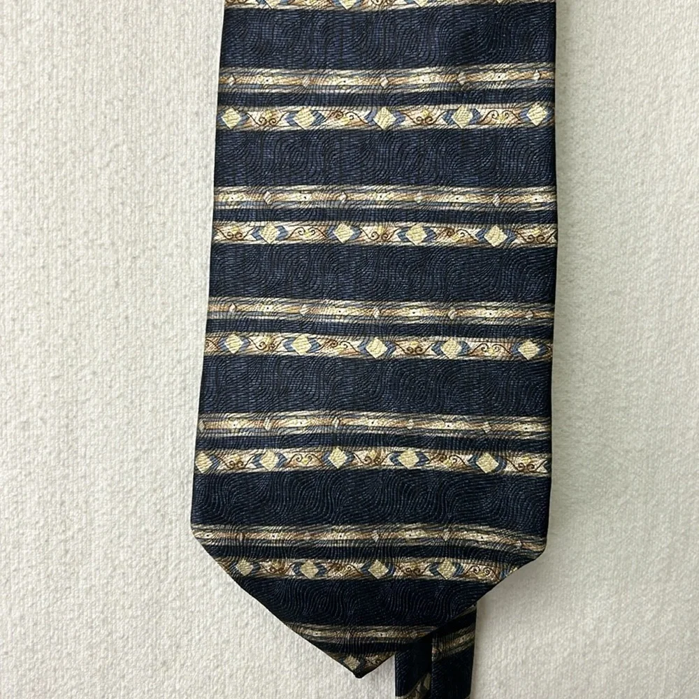Van-Heusen Silk Men’s Ties (3) Black Blue Gray Cream Neutrals Perfect Condition